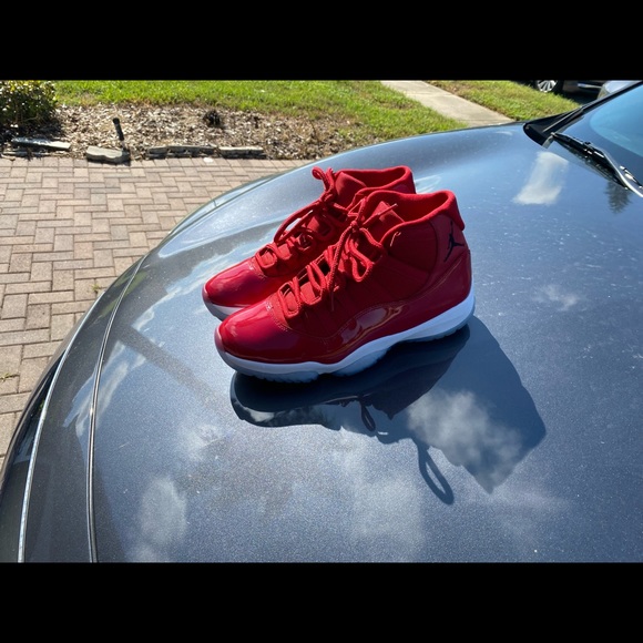 Gym red 11’s - Picture 3 of 7